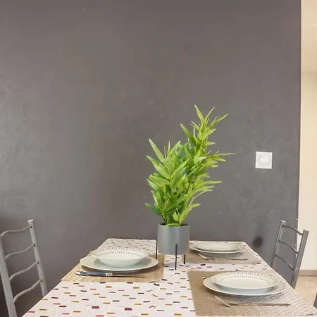Zenbnb - Triade - Colocation - Chambre White - Wifi - Centre-ville Apartment *